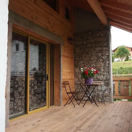 Bed & Breakfast Chez Julie Thollon-les-Memises